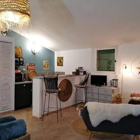 Studio Au Milieu D Une Oliveraie Le Mas De La Huppe Tourrettes-sur-Loup Luaran gambar