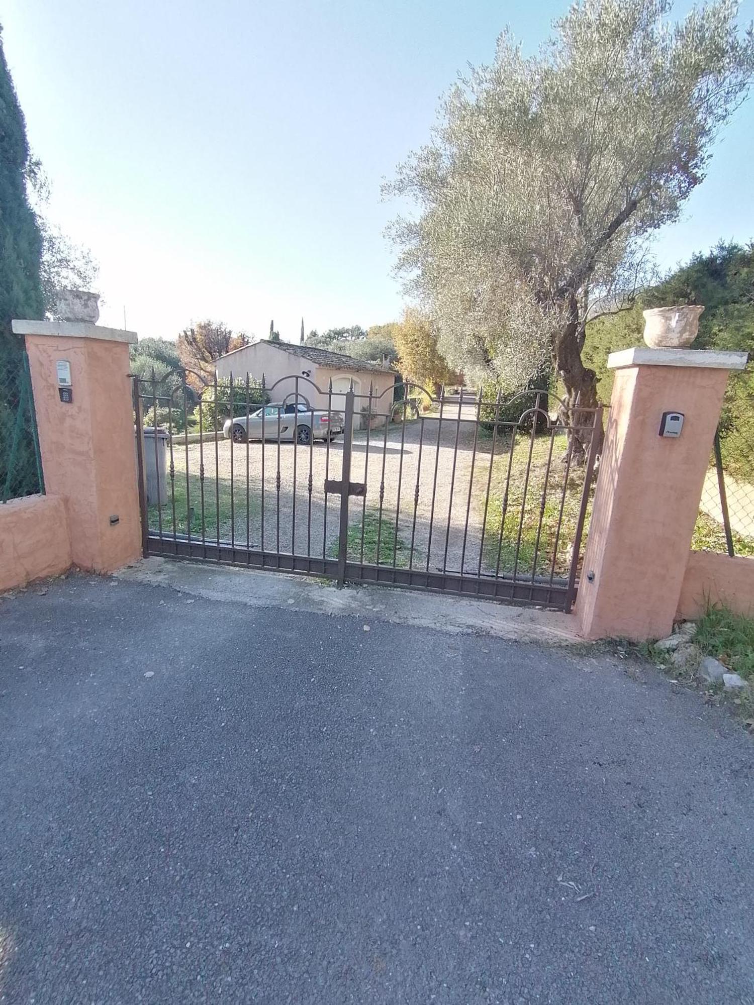 Studio Au Milieu D Une Oliveraie Le Mas De La Huppe Tourrettes-sur-Loup Luaran gambar